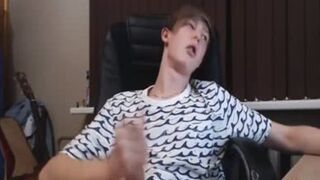 pretty Blond teen lengthy webcam Show 002