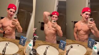 Alpha Bro Has a Mouth on his Thick Bod
