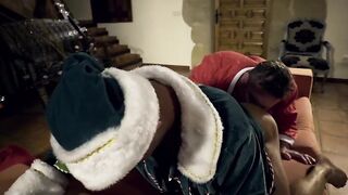 Moreno Recebendo Seu Grande Presente De Natal - Gold GayTube